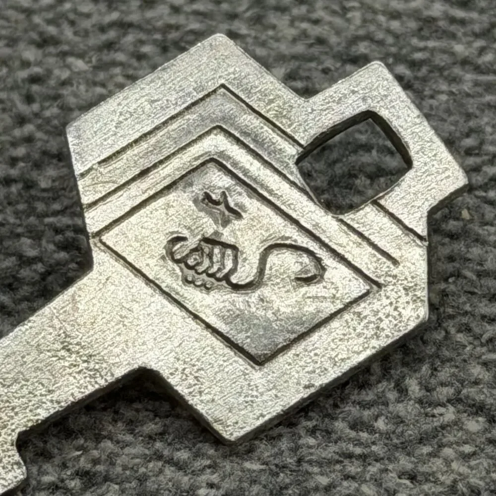 Vintage Skyway Suitcase Luggage Replacement Key Lock Hardware Collectible